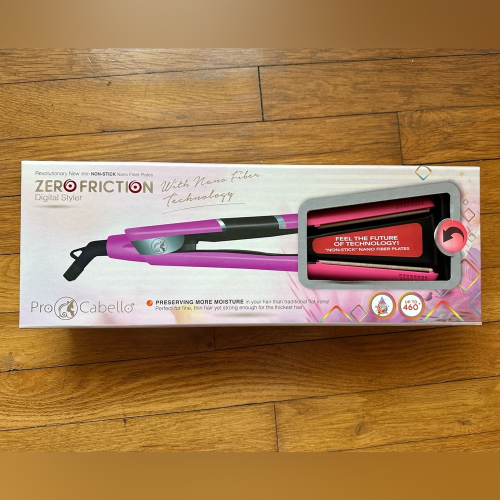 Host pick🎉🎉 New in box hair straightener- Pro Cabello